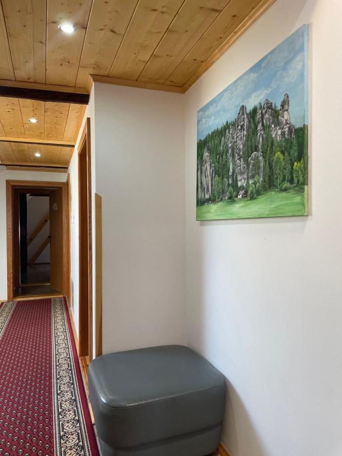 Hotel U Ozveny à Dolni Adrspach Extérieur photo